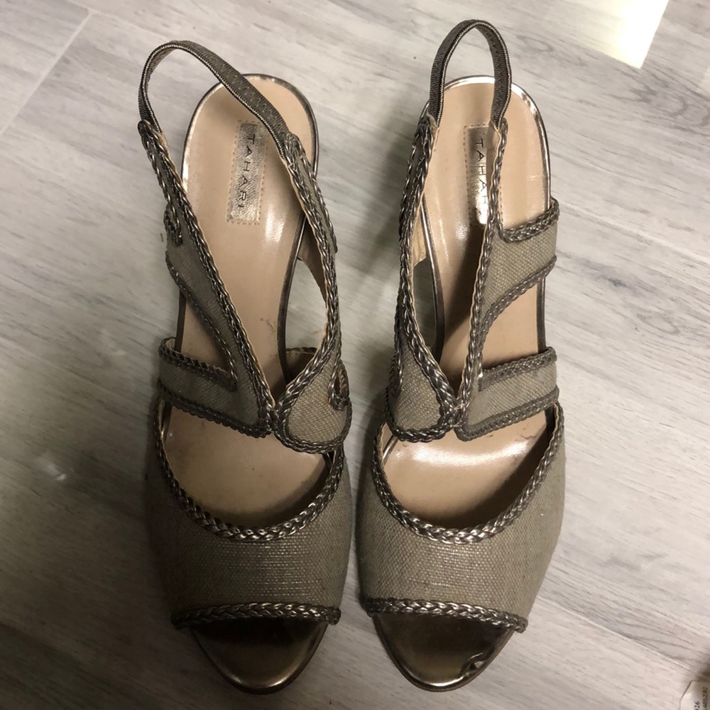 Tahari never worn gold and linen slingback heels